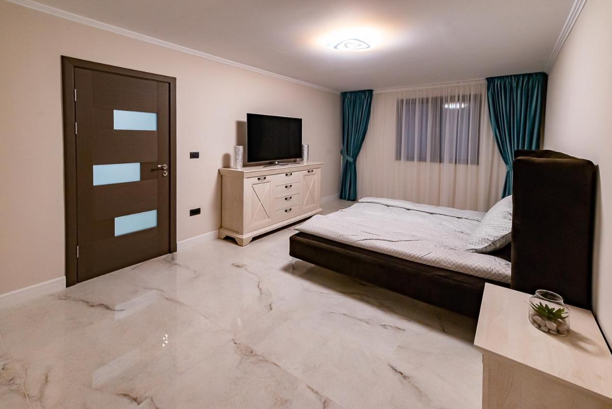 Ferienwohnung Moky Rezident 2 Arad Exterior foto