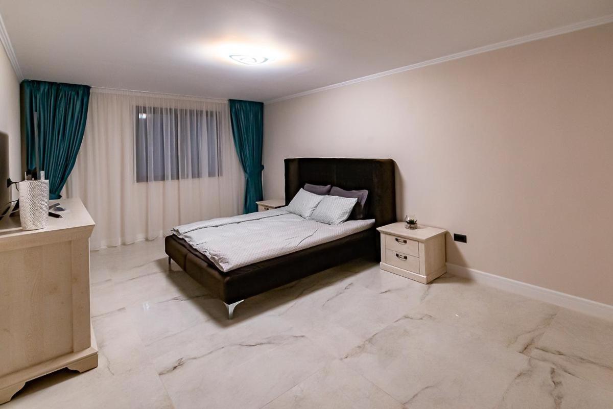 Ferienwohnung Moky Rezident 2 Arad Exterior foto