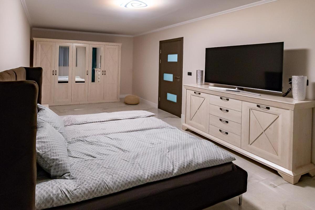 Ferienwohnung Moky Rezident 2 Arad Exterior foto