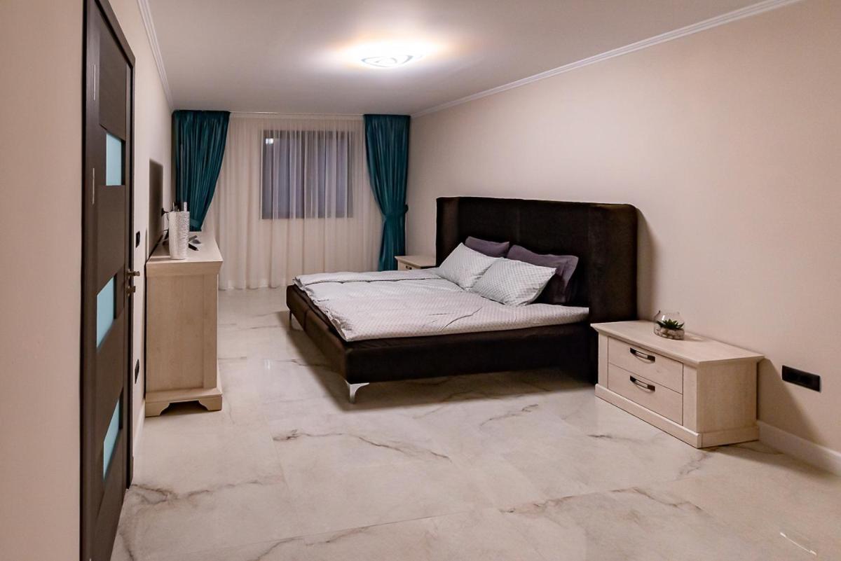 Ferienwohnung Moky Rezident 2 Arad Exterior foto