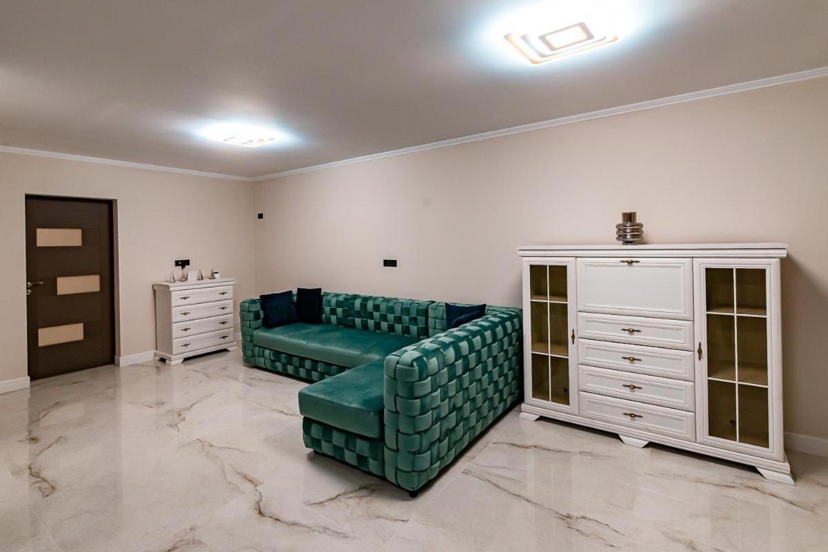 Ferienwohnung Moky Rezident 2 Arad Exterior foto