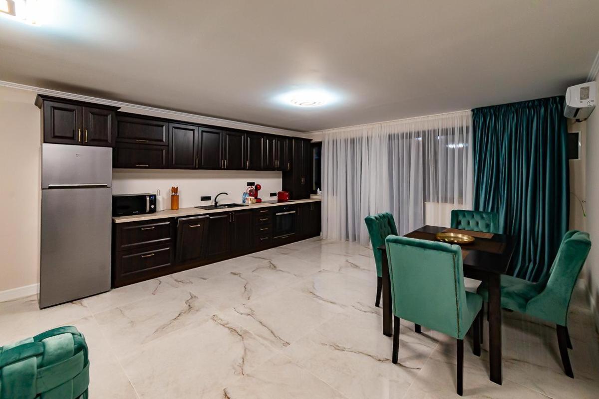 Ferienwohnung Moky Rezident 2 Arad Exterior foto